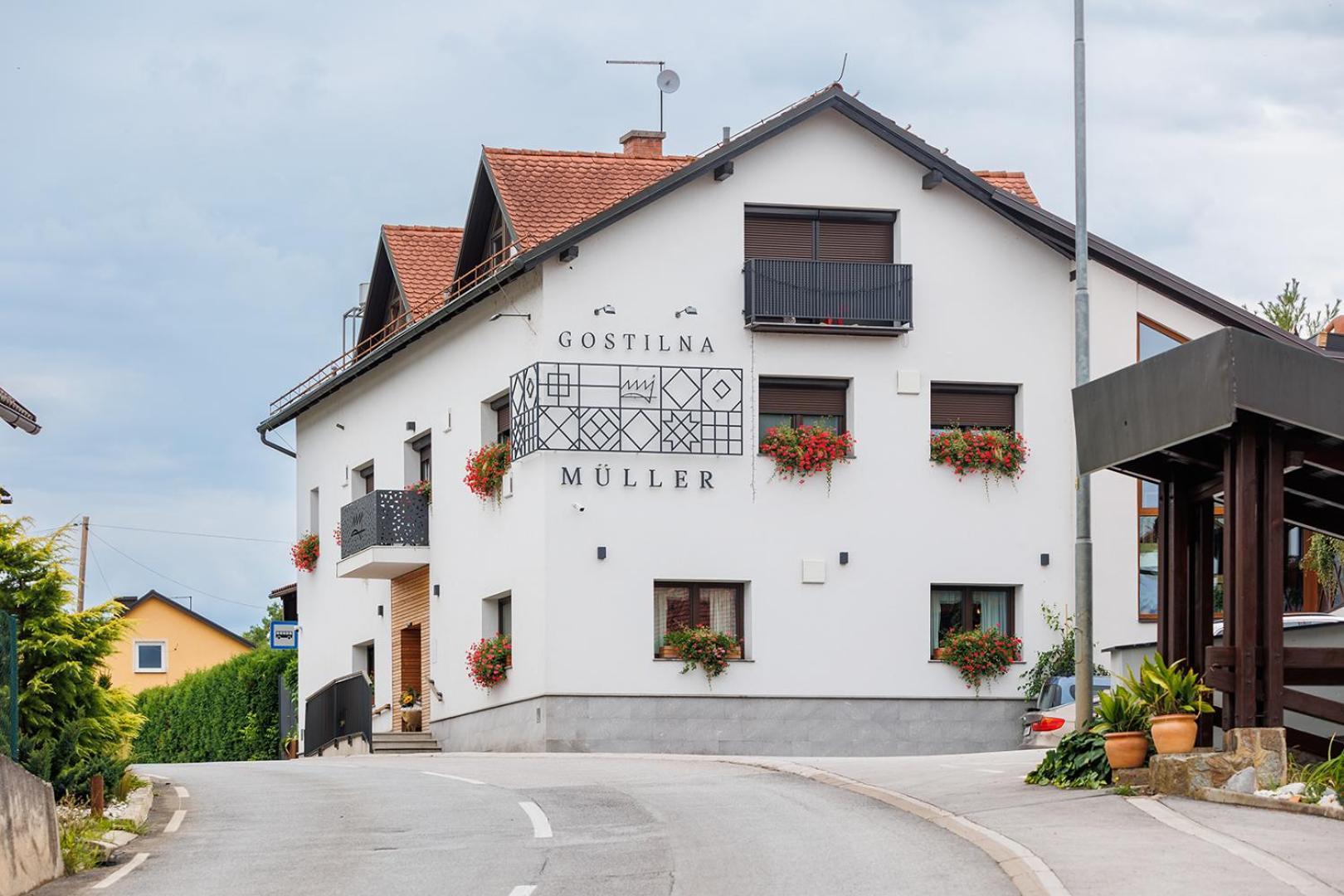 Hotel Gostilna Mueller Črnomelj Exteriér fotografie